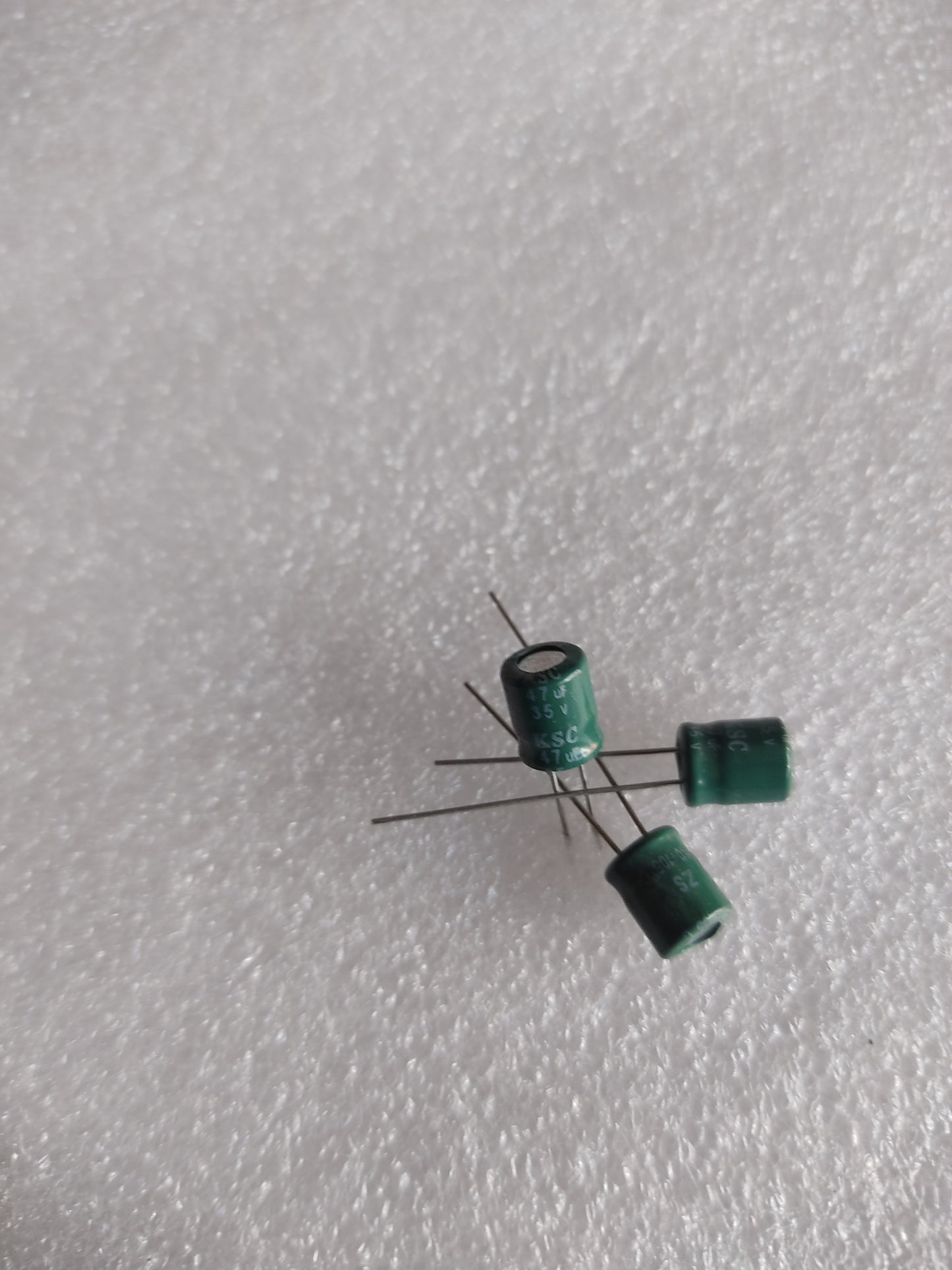 35v 47uf