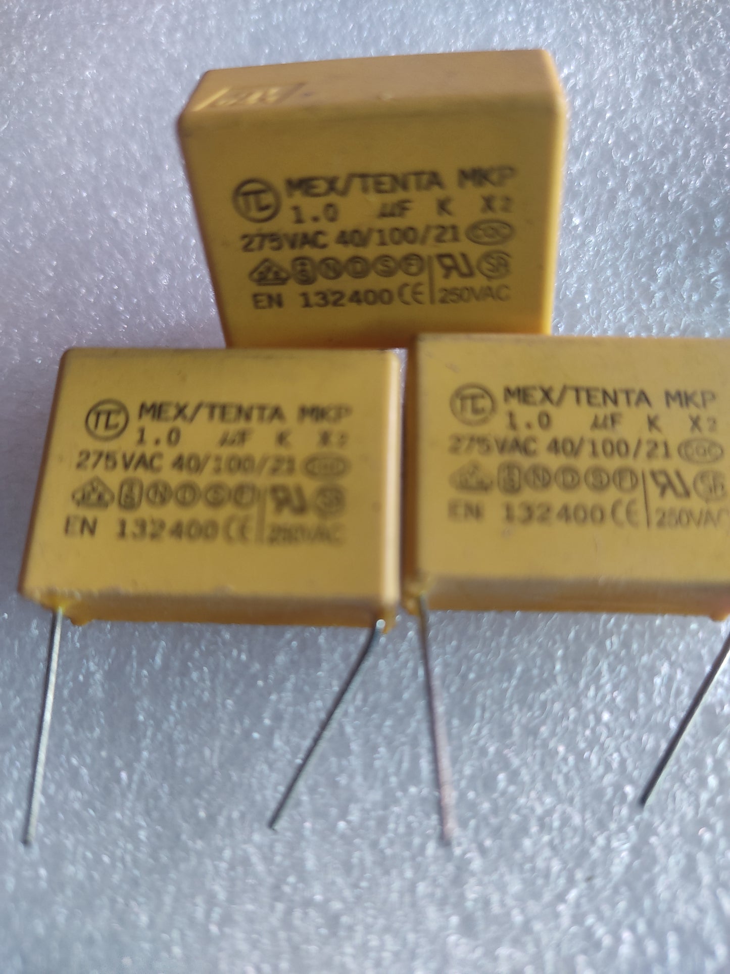 CAPACITOR 275vac  1 uf