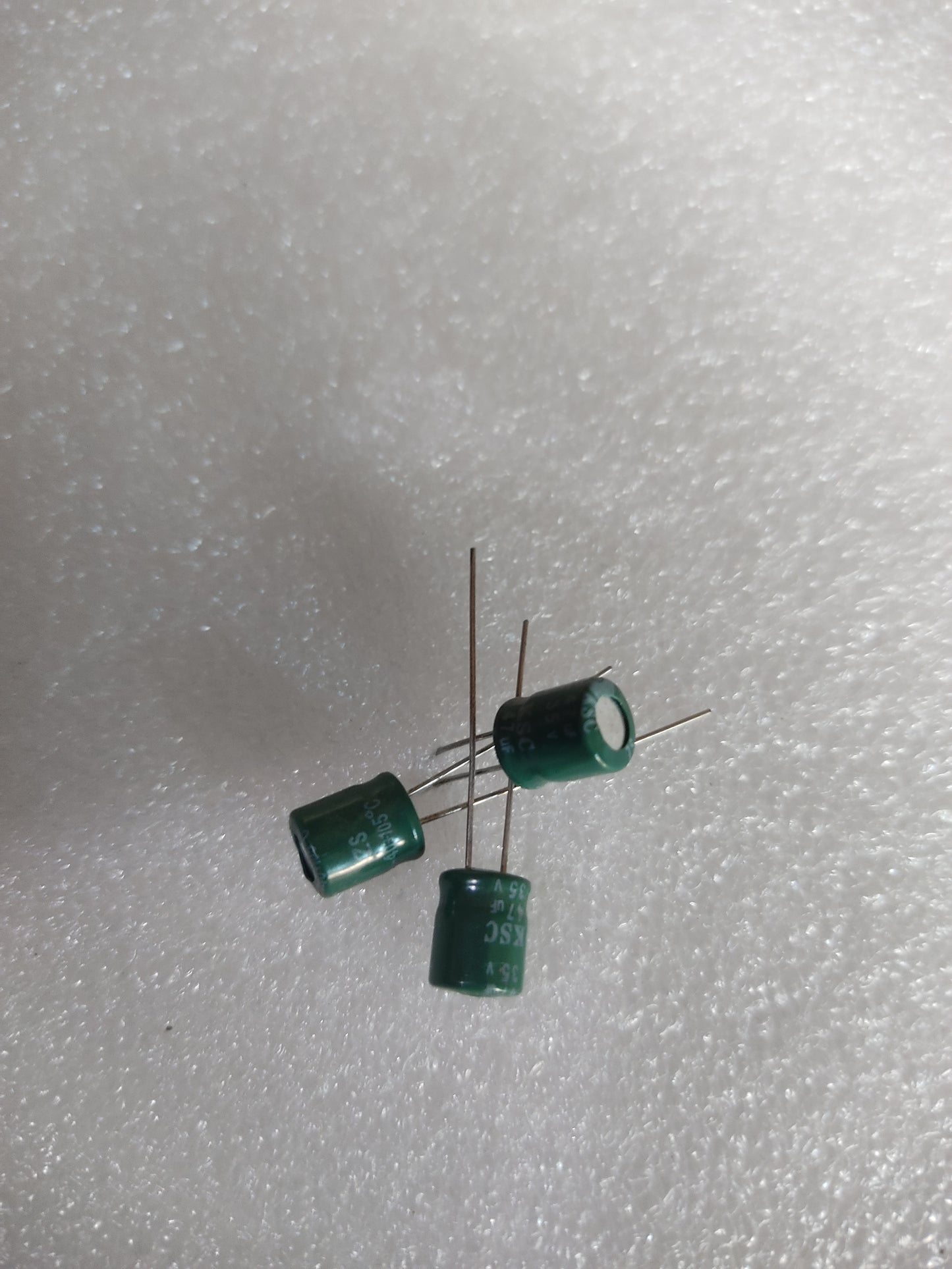 35v 47uf