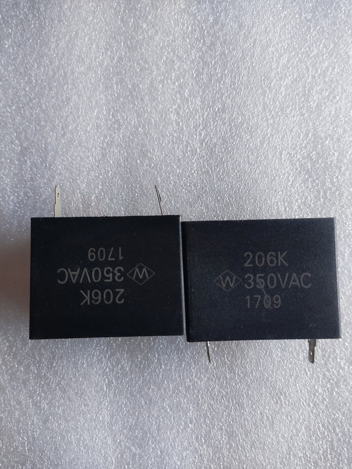 AC CAPACITOR 20uf