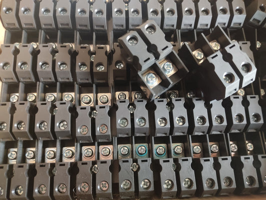 AC INPUT OUTPUT CONNECTOR 2 PIN