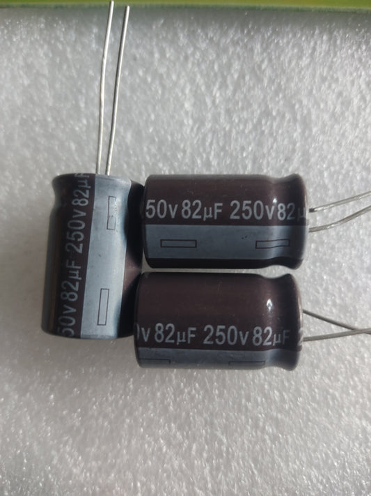 CAPICITOR 250V 82UF