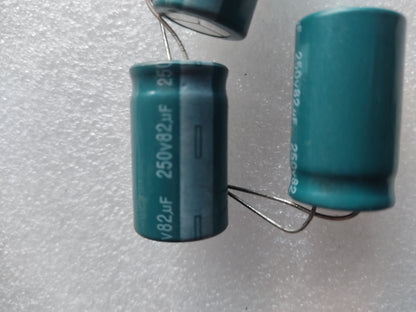 CAPICITOR 250V 82UF