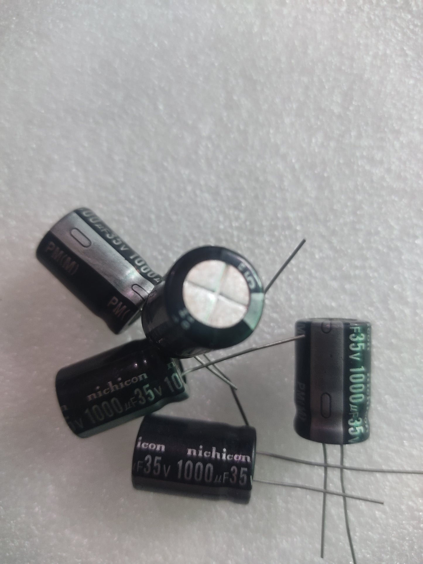 CAPICITOR 35V 1000UF