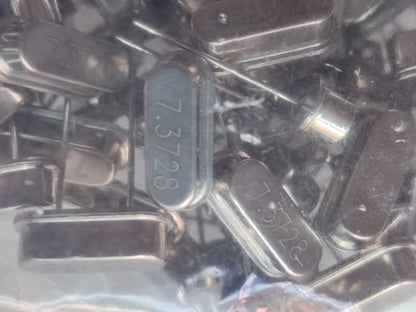 Quartz Crystal Oscillators 7.3728 MHz